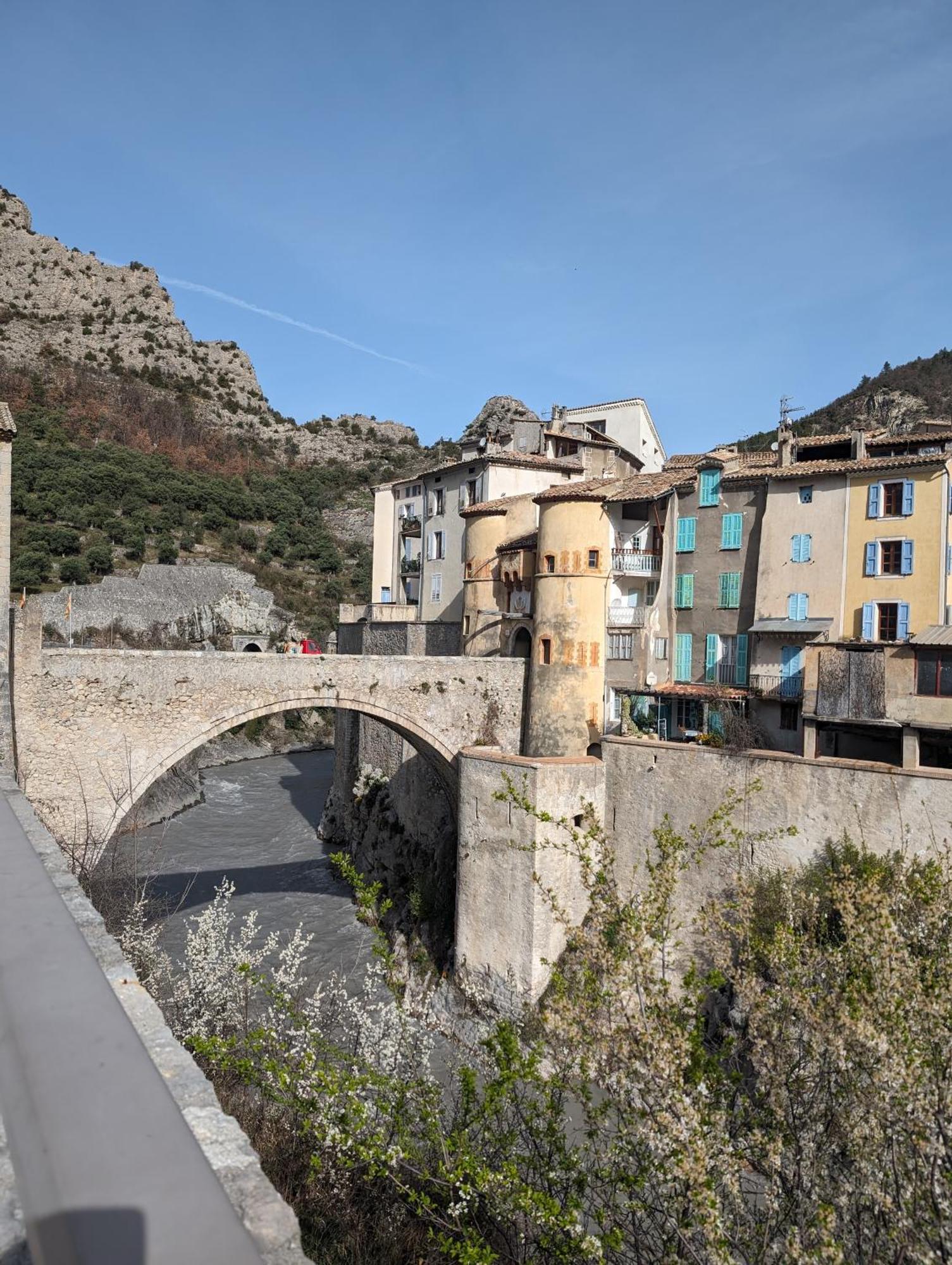 Duplex "La Belle Vue " Daire Entrevaux Dış mekan fotoğraf